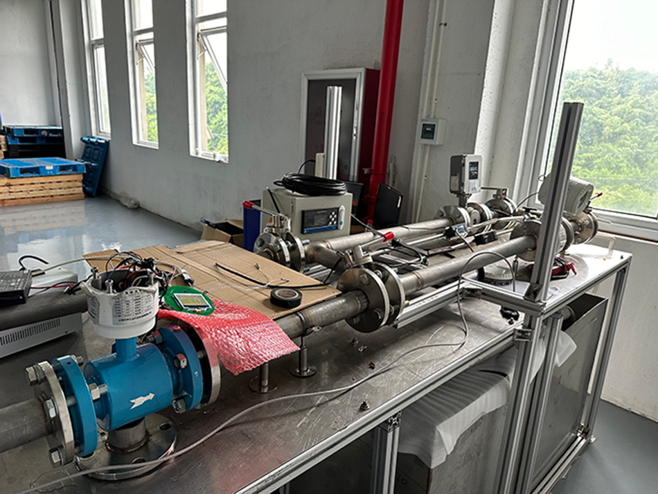 产品:电磁流量计现场调试成功