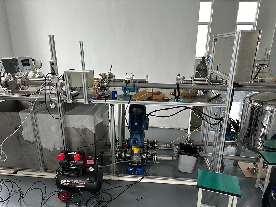 产品:电磁流量计现场调试成功